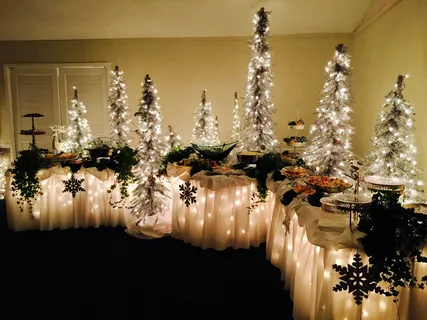 Custom Lighting Designs That Elevate the Festive Spirit